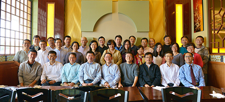 汪俊博士（1排左4），，，梁贵柏博士（1排左1），，，孙勇奎院士（1排左2），，，李才博士（1排中），，，王建锋博士（1排右1），，，刘建博士（1排右4），，，杨立虎博士（2排左1），，，蔡天权博士（2排左2），，，刘雯颖博士（2排右3）等专家合影留念