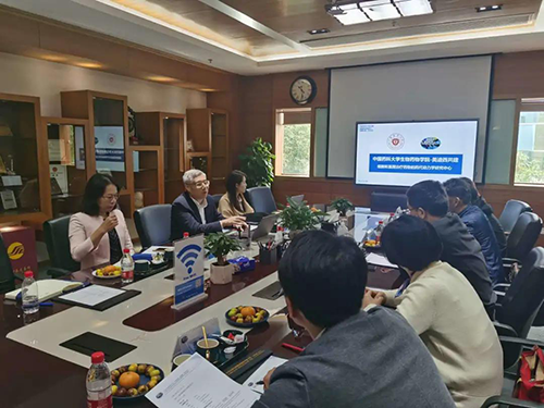 GA黄金甲首席执行官陈春麟博士，，，商务生长部副总裁蔡金娜博士等人热情接待了金能明书记一行。。。。。