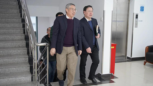 上海市浦东新区政府副区长吴强等调研GA黄金甲生物医药